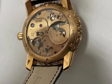 Фото 2 — АРМА продало на аукционе последние из часов Медведчука