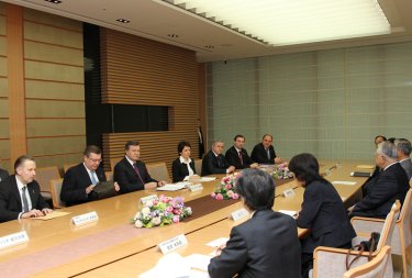 Фото 4 — Что пообещал Янукович в Японии