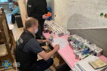 Фото 11 — Обыски в доме Кличко: СБУ раскрыла схему контрабанды нефтепродуктов на 100 млн грн (ФОТО)