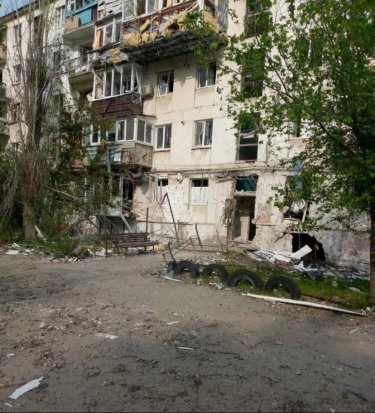 Фото 18 — Оккупанты продолжают масштабные обстрелы Луганщины: повреждены еще десятки домов, в Северодонецке погибли люди