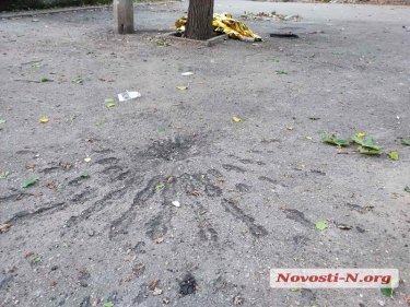 Фото 3 — В Николаеве в результате обстрела остановки транспорта погибли 3 и ранены 12 человек (ФОТО)