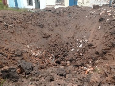 Фото 11 — В Соледаре обстрелом разрушена мэрия, в Северске под огнем оказались жилые дома, есть погибшие - ОВА