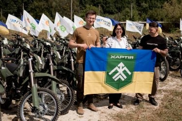 Фото 2 — 119 мотоциклів для ЗСУ: до Дня Незалежності здійснили найбільшу передачу мототехніки військовим