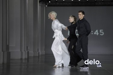 Фото 32 — Свежая мода: дерзкие идеи молодых на показах UFW для тех, кто любит эксперименты (ФОТО)