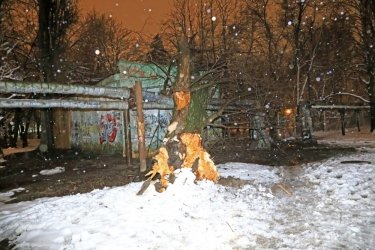 Фото 6 — На юге Украины из-за снега закрыли дороги, фуры не пускают даже в Киев (ФОТО, ВИДЕО)