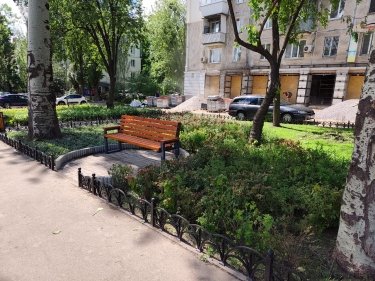 Фото 4 — У Києві замість МАФів облаштували нові мінісквери: де вони з'явилися