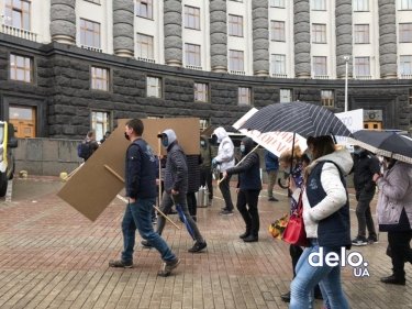 Фото 15 — "Хватит издеваться!": у Кабмина требуют открыть бары и рестораны (ФОТО, ВИДЕО)