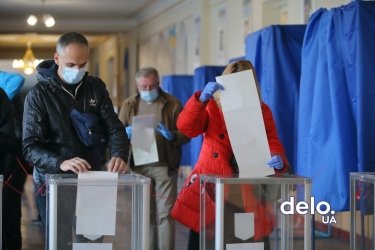 Фото 16 — День выборов: как Украина голосует во время пандемии (ФОТОРЕПОРТАЖ)