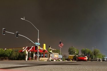 Фото 25 — В США бушует крупный лесной пожар, население городов эвакуируется