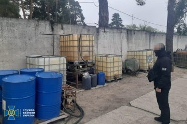 Фото 8 — Обыски в доме Кличко: СБУ раскрыла схему контрабанды нефтепродуктов на 100 млн грн (ФОТО)