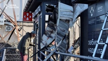 Фото 3 — На Одещині знищено відділення "Нової пошти" через атаку РФ: згоріли відправлення на 1 млн грн (ФОТО)