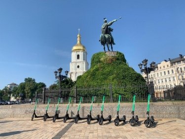 Фото 2 — В Киеве запустили прокат электросамокатов: в Bolt рассказали, сколько стоит услуга