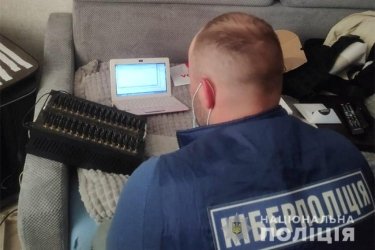 Фото 4 — В Хмельницком накрыли ботоферму, распространявшую фейки о вакцинации — СБУ