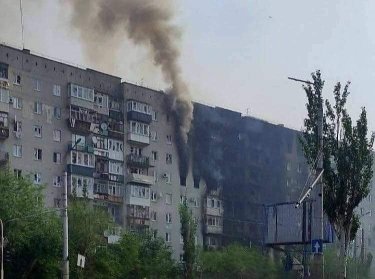 Фото 4 — У Сєвєродонецьку росіяни обстріляли "Азот" та "Склопластик", - голова Луганської ОВА