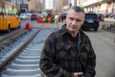 Фото 6 — У Києві на Подолі ремонтують шляхопровід та оновлюють трамвайні колії (ФОТО)