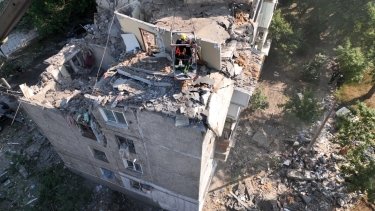 Фото 5 — Число погибших в результате удара по пятиэтажке в Николаеве увеличилось до пяти (ФОТО, ВИДЕО)