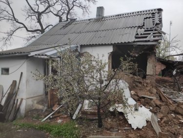 Фото 4 — Армия РФ обстреляла Донецкую область "Градами" и зажигательными боеприпасами: один человек погиб