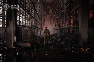 Фото 2 — Російський обстріл знищив два логістичних комплекси "Епіцентру"