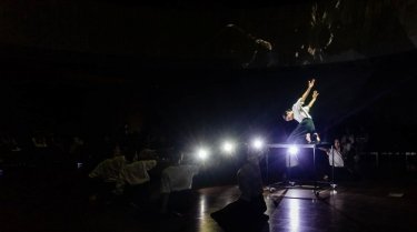 Фото 12 — Мультимедийный ритуал: "Шлях до..." Троицкого вписался в пространство Украинского дома