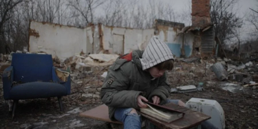 Фото 6 — Нагороди 72-го Берлінале: «Золотого ведмедя» виграла іспанська драма «Алькаррас» про персикові дерева