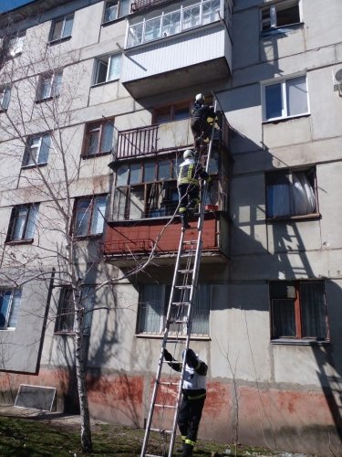 Фото 3 — Войска РФ усиленно обстреливают агломерацию Северодонецка: повреждено более 20 зданий, есть погибшие (ФОТО)