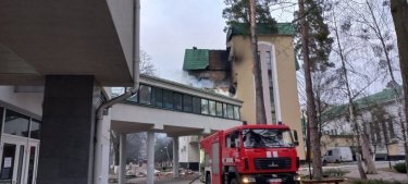 Фото 18 — В селе к югу от Киева из-за обстрела погибли пять человек, разрушены дома (ФОТО)