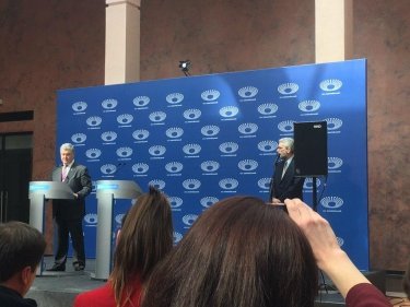 Фото 5 — Как Порошенко ждал Зеленского на НСК "Олимпийский" (РЕПОРТАЖ)