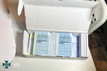 Фото 7 — В Украине разоблачили масштабную схему массового производства и продажи поддельных документов
