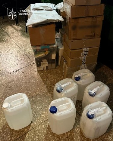 Фото 8 — Полторы сотни обысков и товары на 125 млн грн: в Киеве и трех областях разоблачили нелегальный рынок вейп-жидкостей