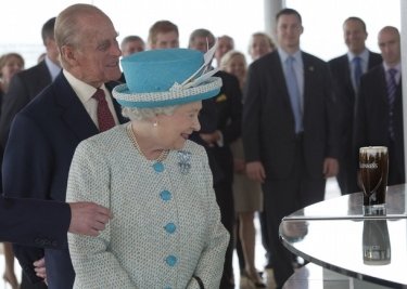 Фото 4 — Великобритания отмечает 60-летие правления королевы Елизаветы II