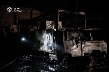 Фото 9 — Армія РФ атакувала Київ: пошкоджена будівля уряду, є загиблі та поранені (ФОТО)