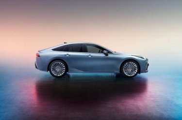 Фото 2 — Toyota выпускает водородомобиль нового поколения (ФОТО)