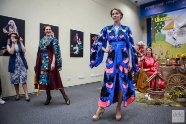 Фото 8 — ArtHub. В Киеве состоялся показ традиционной украинской женской одежды (фото)