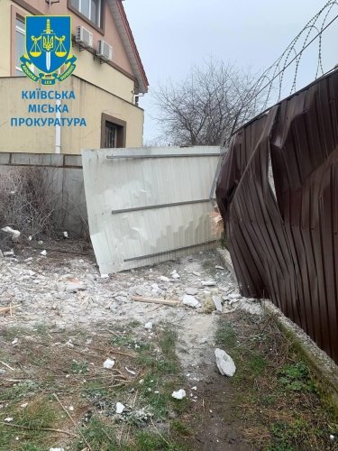 Фото 12 — Армія країни-агресора вдарила по Києву балістичними ракетами, є постраждалі (ФОТО)