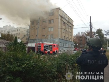Фото 10 — Очередной обстрел Харькова вызвал пять пожаров: спасатели показали тушение крупнейшего (ФОТО, ВИДЕО)