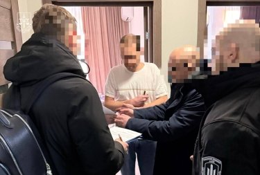 Фото 3 — ДБР затримало директора онлайн-казино Pin-Up за підозрою у відмиванні російських коштів