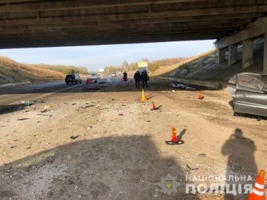 Фото 3 — В лобовом столкновении под Харьковом погибли отец и дочь (ФОТО)