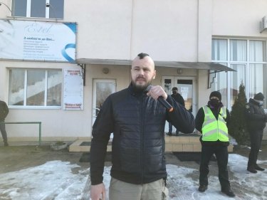 Фото 7 — Во Львове "Нацкорпус" устроил столкновения с полицией на предприятии Козака (ФОТО, ВИДЕО)