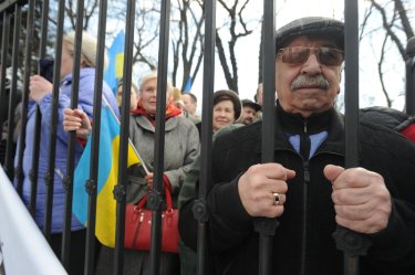 Фото 9 — Политические итоги дня: Митинги и оппозиция не помогли Киеву с выборами