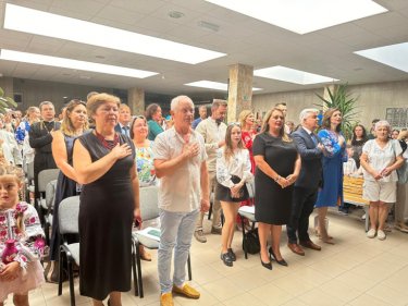 Фото 2 — В Угорщині відкрилась перша двомовна школа для українських дітей