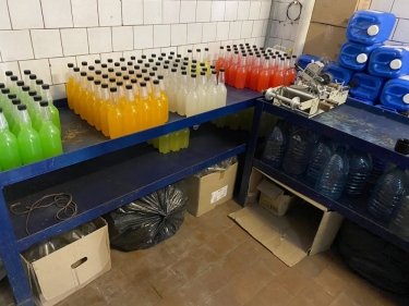 Фото 4 — В Запорожье налоговики конфисковали 100 тысяч литров алкогольного суррогата (ФОТО)
