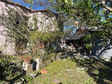 Фото 2 — Оккупанты нанесли ракетный удар по окрестностям Днепра: есть погибшие и раненые (ФОТО)
