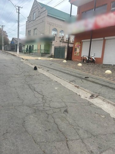 Фото 4 — Оккупанты сбросили ударный дрон на гражданское авто в Бериславе: погибла женщина (ФОТО)