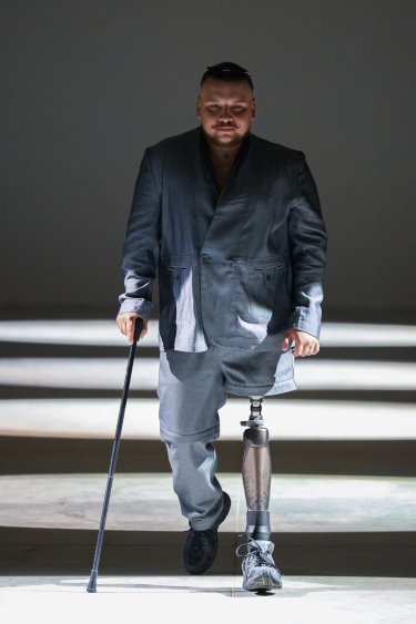 Фото 24 — Ukrainian Fashion Week SS27: ремесло, реконструкция и показ в укрытии