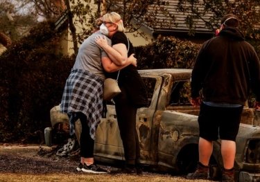 Фото 10 — Найбільш руйнівні пожежі в історії Лос-Анджелеса знищили 10 000 будівель, загинули 10 людей: які знаменитості втратили маєтки (ФОТО, ВІДЕО)