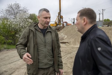 Фото 9 — Кличко озвучив термін запуску Подільського мосту для автівок (ФОТО)