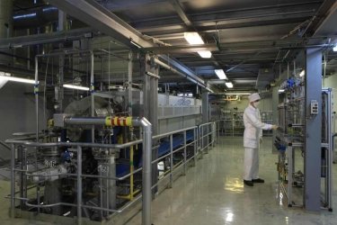 Фото 2 — Россияне показали, как делают ядерное топливо для Украины