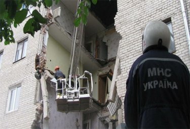 Фото 4 — В Луцке обрушился жилой дом, есть жертвы (ОБНОВЛЕНО)
