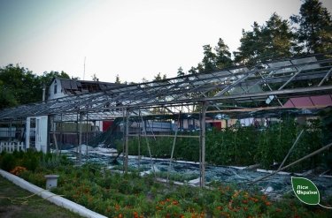 Фото 2 — Российский обстрел разрушил админздания лесничества возле Черкасс (ФОТО)