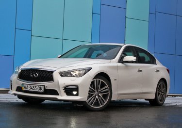 Фото 2 — Тест-драйв Infiniti Q50: С претензией на премиум